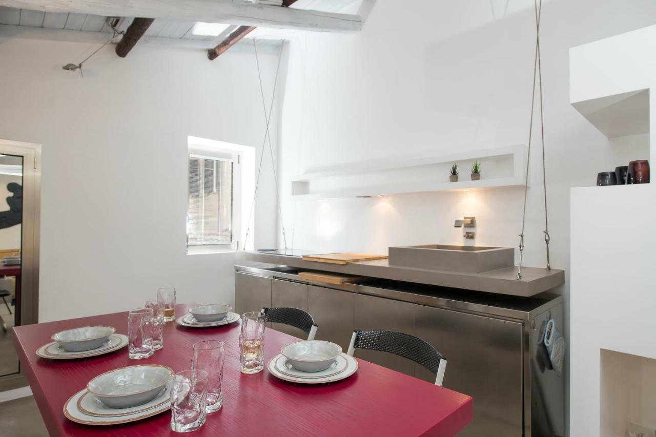 Two Bedrooms Apartment With Solarium With View On San Peter Church And Sant'Angelo Castle Рим Екстериор снимка