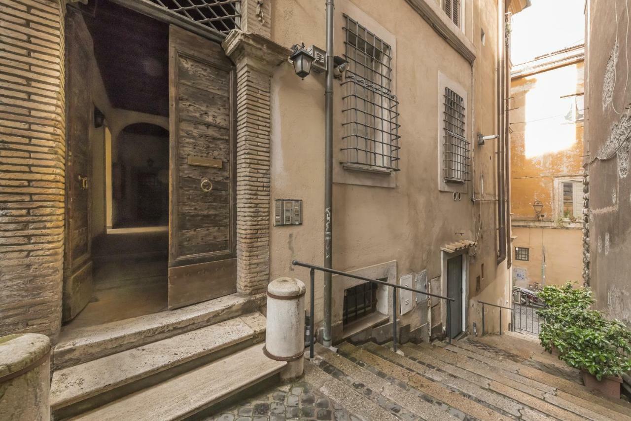 Two Bedrooms Apartment With Solarium With View On San Peter Church And Sant'Angelo Castle Рим Екстериор снимка